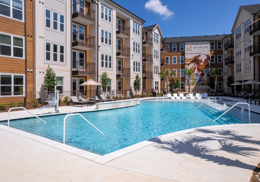 68e54e591a614b7723a62d72_25 (Large)